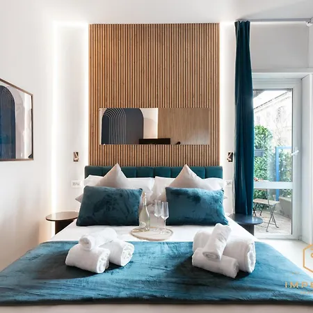Imperium Aquilae - Luxury Guest House, 300mt To Metro, 8 Min To Colosseum