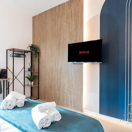 Imperium Aquilae - Luxury Guest House, 300mt To Metro, 8 Min To Colosseum 4*