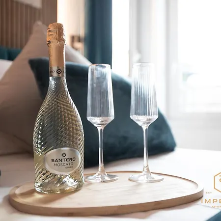 Imperium Aquilae - Luxury Guest House, 300mt To Metro, 8 Min To Colosseum 4* Rom