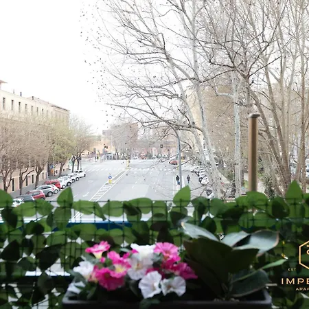 Imperium Aquilae - Luxury Guest House, 300mt To Metro, 8 Min To Colosseum