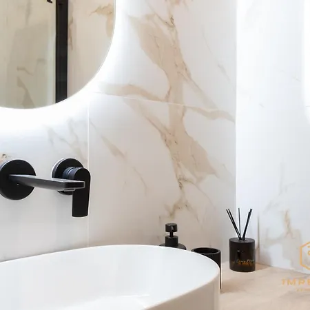 Gæstehus Imperium Aquilae - Luxury Guest House, 300mt To Metro, 8 Min To Colosseum 4*