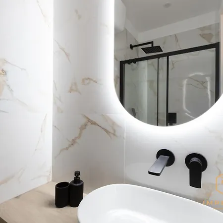 Imperium Aquilae - Luxury Guest House, 300mt To Metro, 8 Min To Colosseum 4* Rom