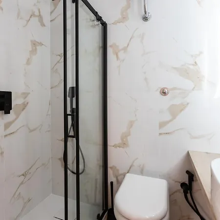 Imperium Aquilae - Luxury Guest House, 300mt To Metro, 8 Min To Colosseum Rom