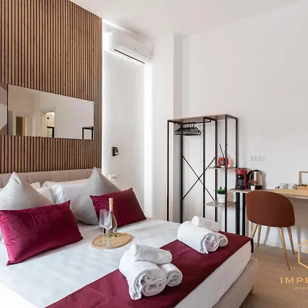 Imperium Aquilae - Luxury Guest House, 300mt To Metro, 8 Min To Colosseum Gæstehus 4*