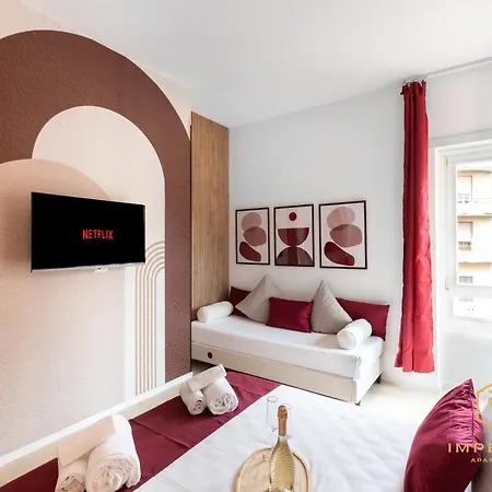 Imperium Aquilae - Luxury Guest House, 300mt To Metro, 8 Min To Colosseum Gæstehus Rom