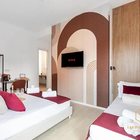 Imperium Aquilae - Luxury Guest House, 300mt To Metro, 8 Min To Colosseum Gæstehus 4*