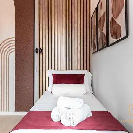 Imperium Aquilae - Luxury Guest House, 300mt To Metro, 8 Min To Colosseum Rom