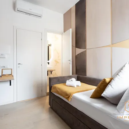 Imperium Aquilae - Luxury Guest House, 300mt To Metro, 8 Min To Colosseum 4*