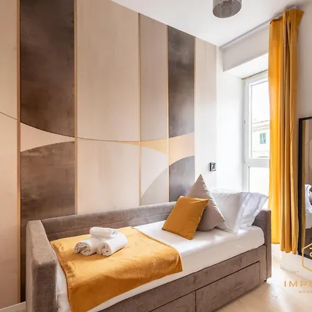 Imperium Aquilae - Luxury Guest House, 300mt To Metro, 8 Min To Colosseum 4*