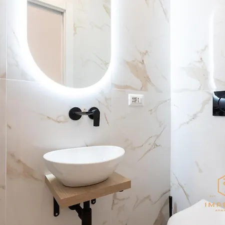 Gæstehus Imperium Aquilae - Luxury Guest House, 300mt To Metro, 8 Min To Colosseum