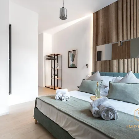 Imperium Aquilae - Luxury Guest House, 300mt To Metro, 8 Min To Colosseum Gæstehus Rom