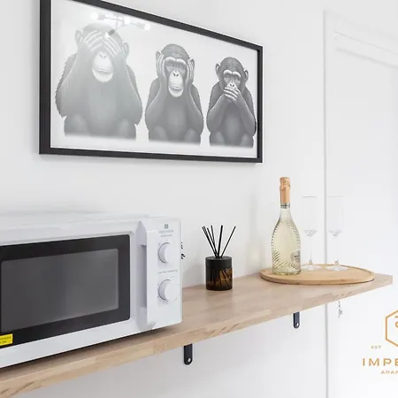 Imperium Aquilae - Luxury Guest House, 300mt To Metro, 8 Min To Colosseum Gæstehus Rom
